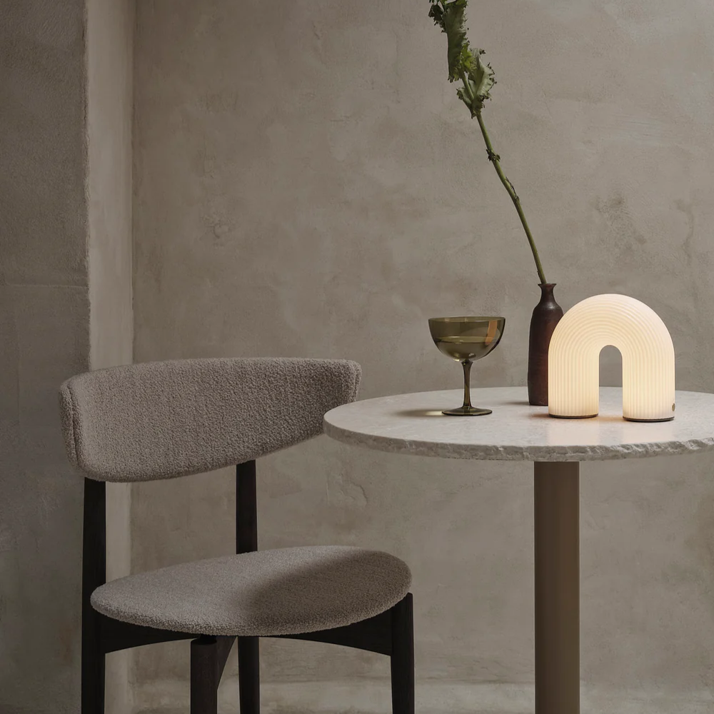 Lámpara De Mesa En Forma De Arco