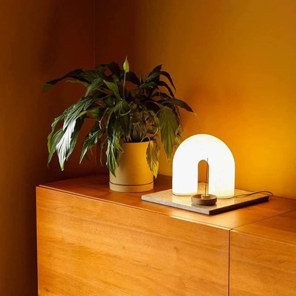 Lámpara De Mesa En Forma De Arco