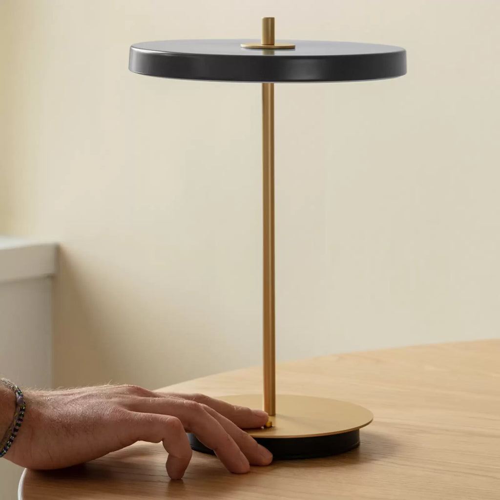 Lámpara De Mesa LED Inalámbrica Delgada